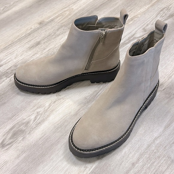 Nordstrom Miller 2 Water Resistant Suede Leather Chelsea Lug Boot / Beige-Taupe - Picture 3 of 10